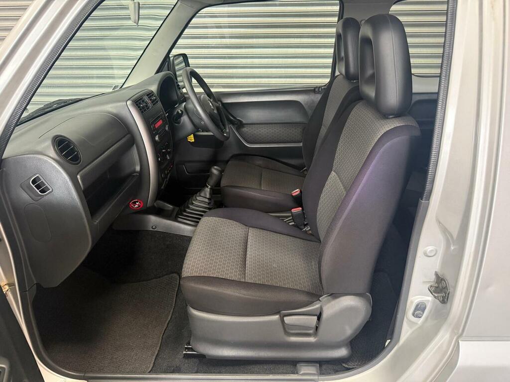 Suzuki Jimny 1.3L Jlx Silver #31