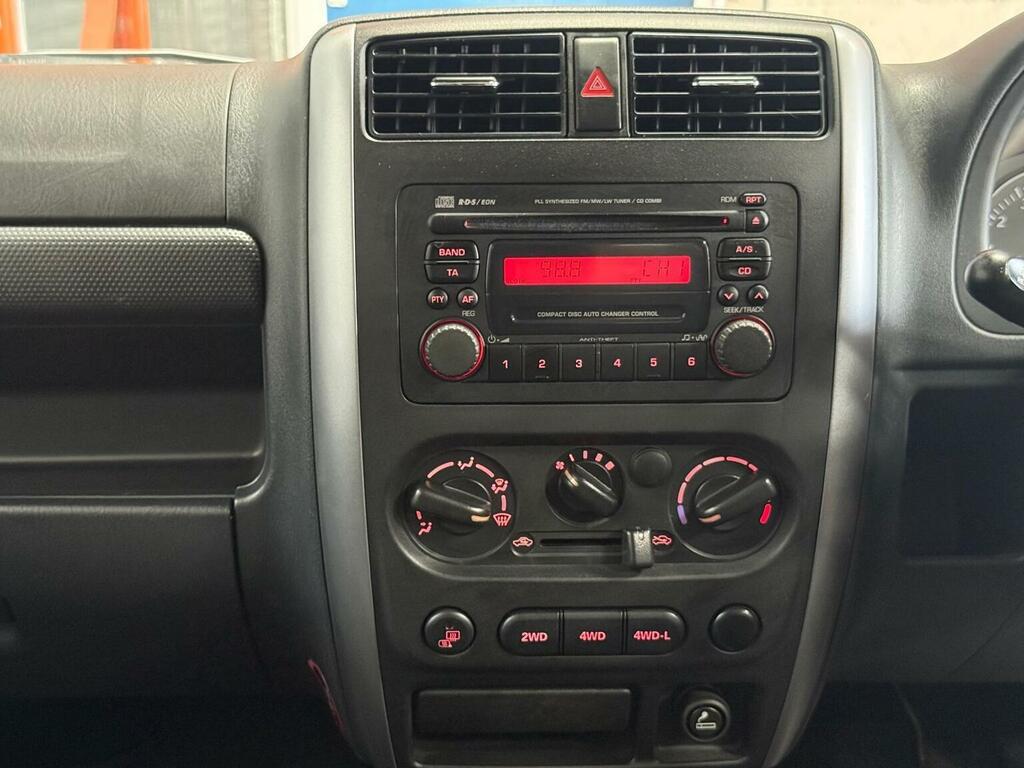 Suzuki Jimny 1.3L Jlx Silver #26