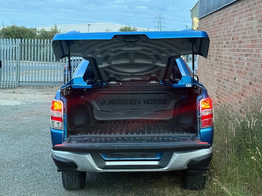Mitsubishi L200 Pickup 2.4 Di-d Dc Barbarian 4Wd Euro 6 2017 White #11