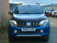 Mitsubishi L200 Pickup 2.4 Di-d Dc Barbarian 4Wd Euro 6 2017 White #25