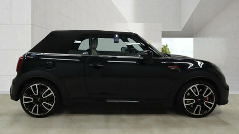 Mini Convertible 2.0 John Cooper YR23TZO Black #2