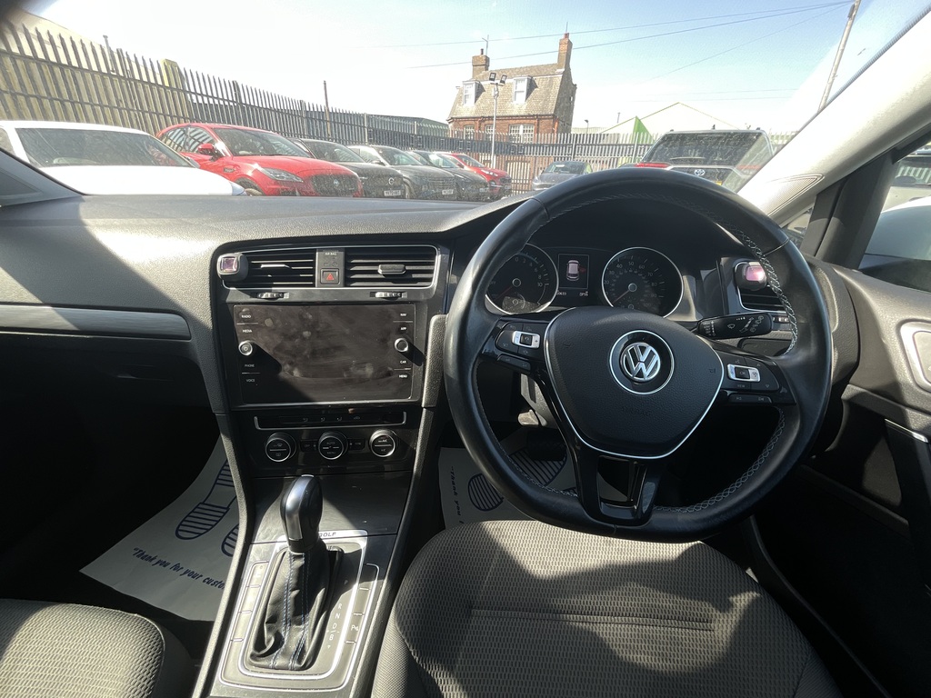 Volkswagen e-Golf E- White