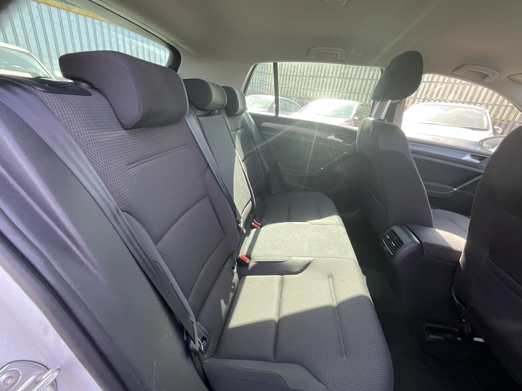 Volkswagen e-Golf E- White #6