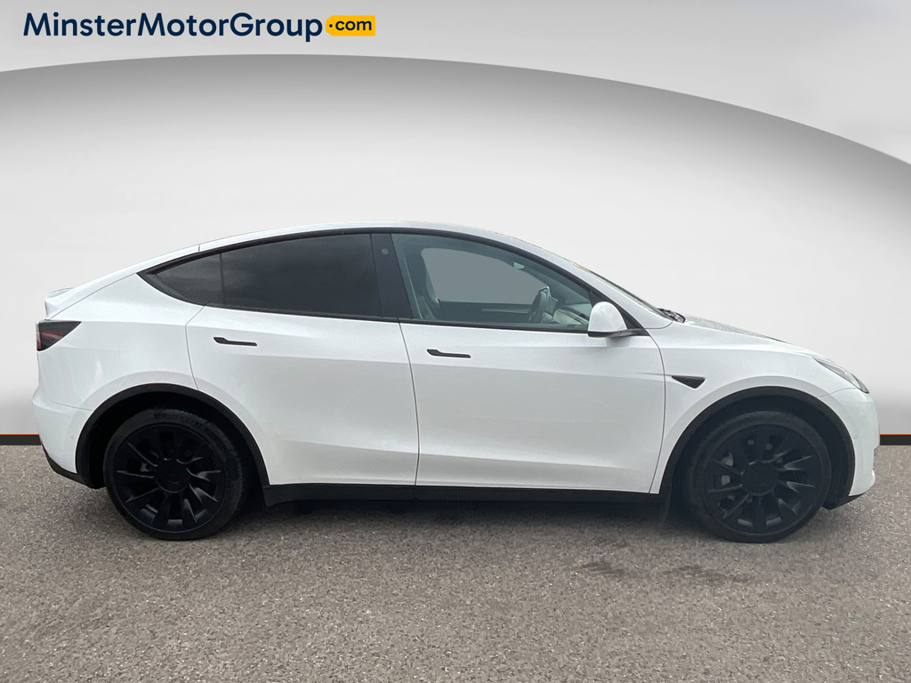 Tesla Model Y Long Range Awd GL22FRD White #2