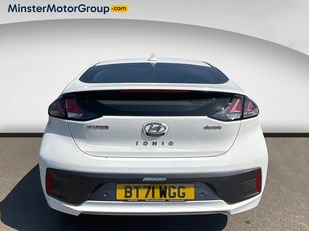 Hyundai Ioniq Premium Ev White #3