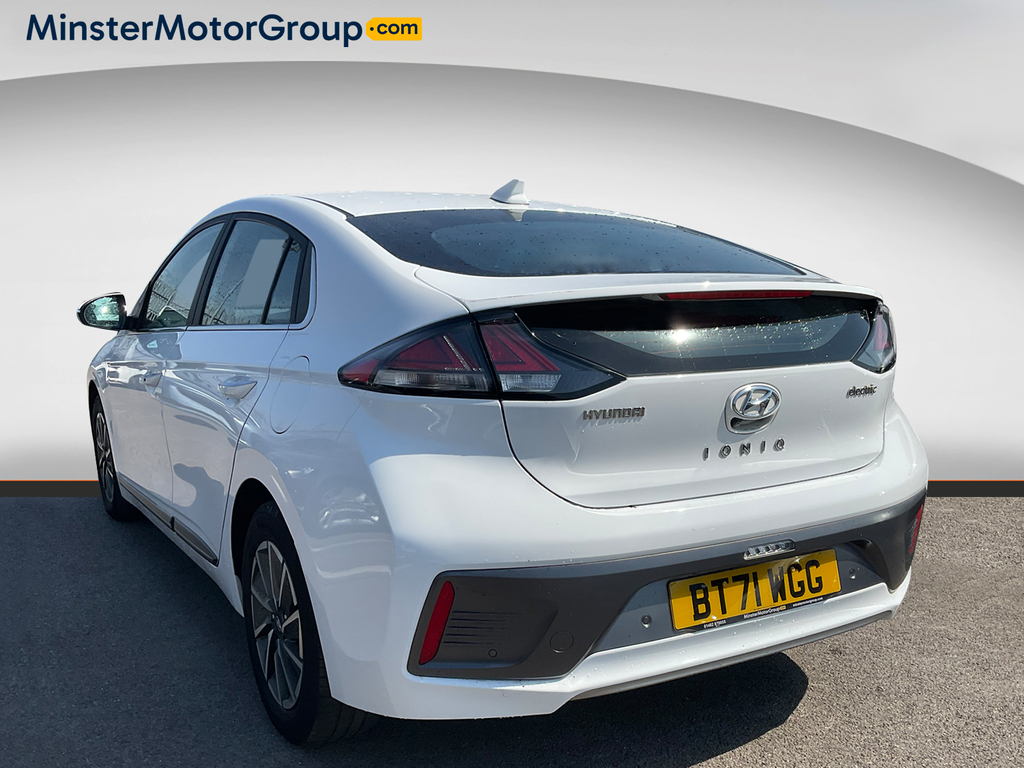 Hyundai Ioniq Premium Ev White #4