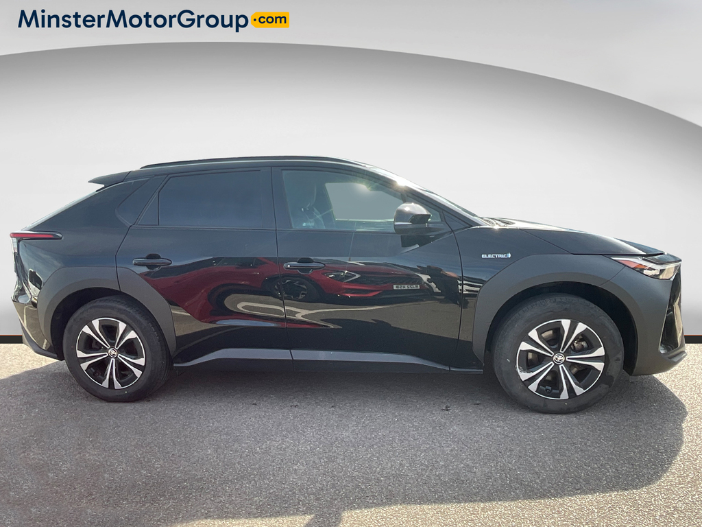 Toyota bZ4X Motion Black #2