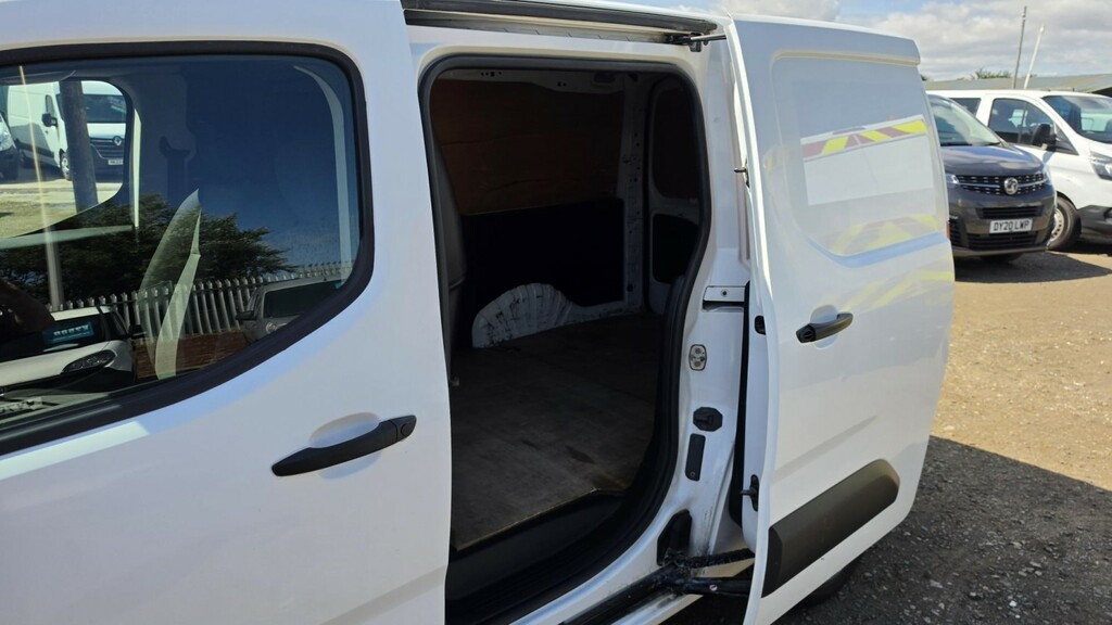 Vauxhall Combo 1.5 Turbo D White #6