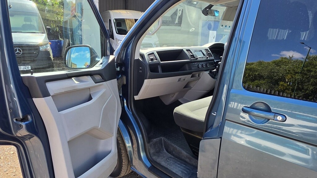 Volkswagen Transporter T32 Bitdi Bmt 204 Kombi Van Dsg Highline Swb - 201 Blue #9