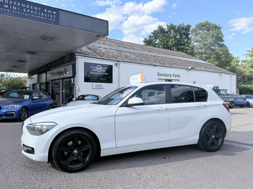 BMW 1 Series Hatchback 2.0 120D Sport 5-Door 201212 White #2