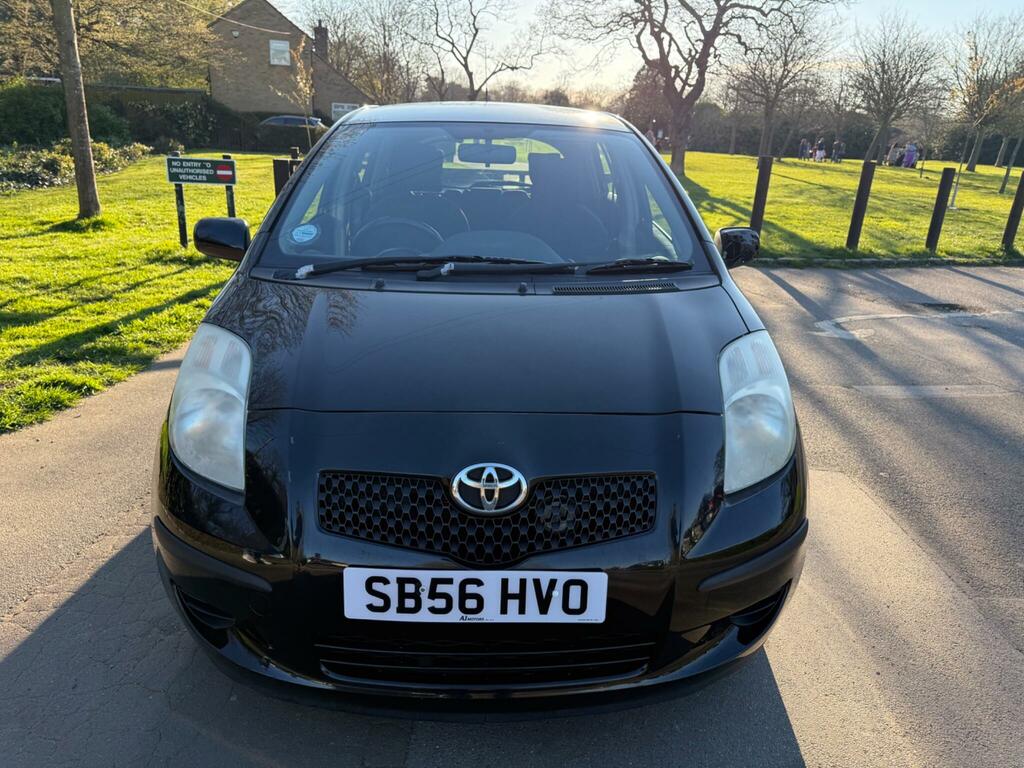 Toyota Yaris Zinc Black #2