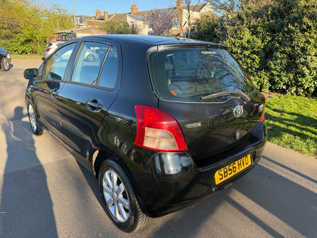 Toyota Yaris Zinc Black #5