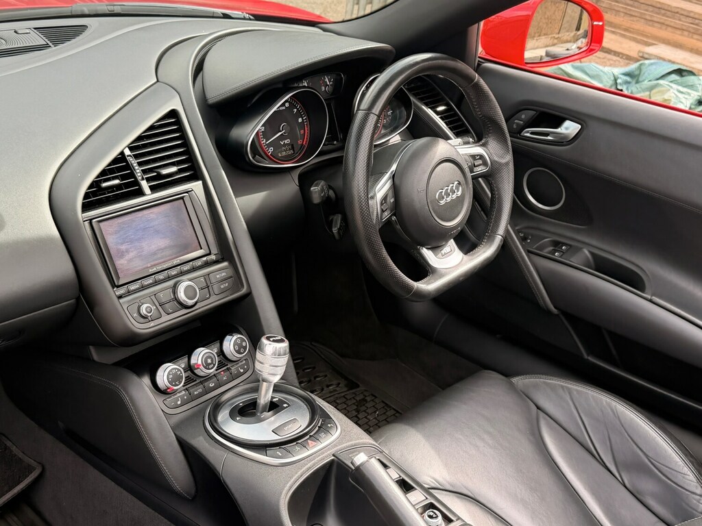 Audi R8 Coupe Black #17