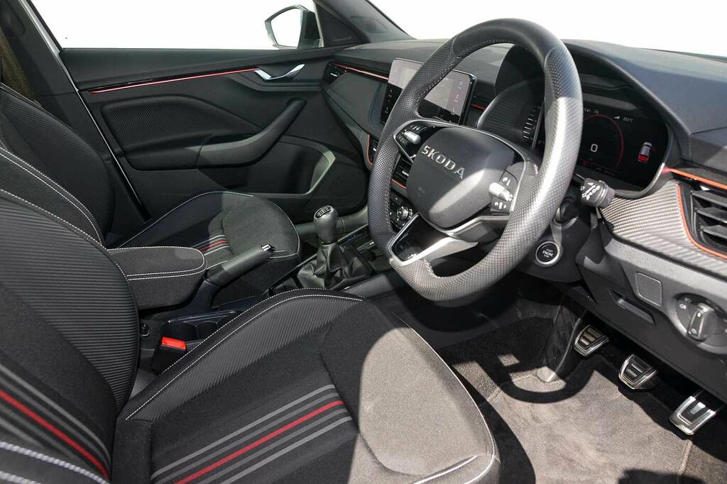 Skoda Kamiq 1.5 Tsi Monte Carlo Edition White #6