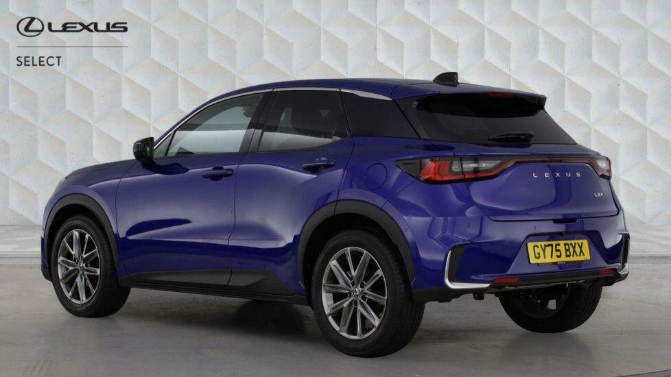 Lexus LBX 1.5 Takumi E-cvt Blue #2
