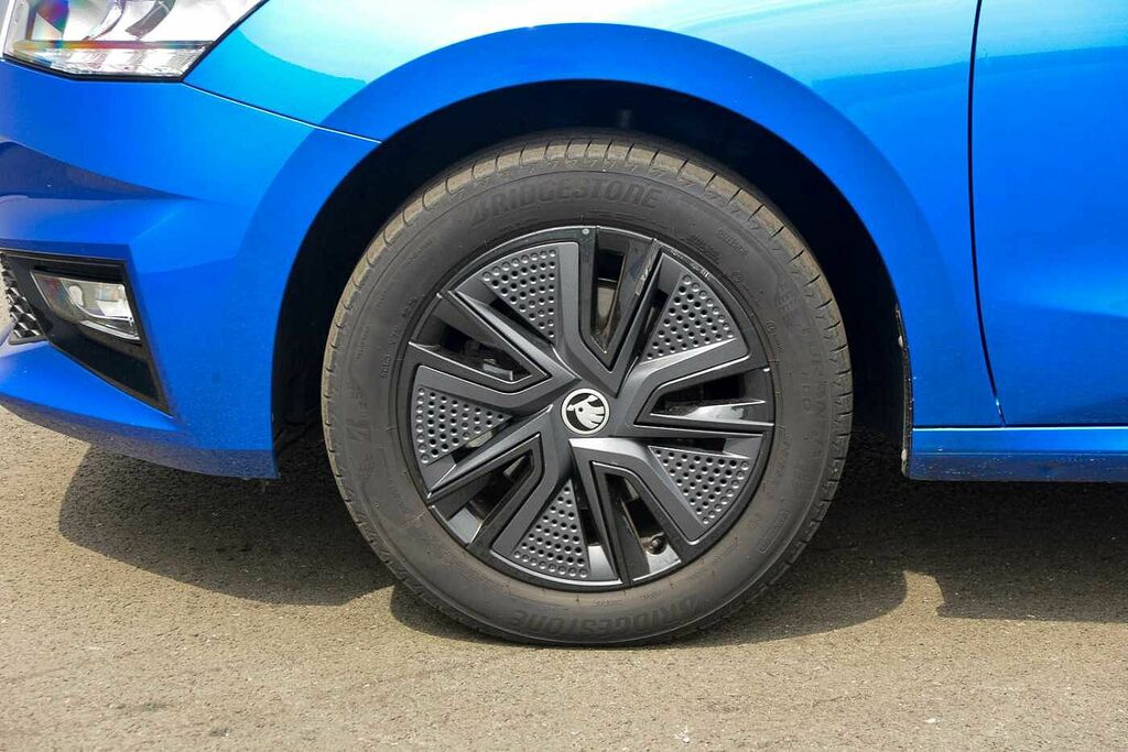 Skoda Fabia 1.0 Tsi 116 Design Edition Blue #5