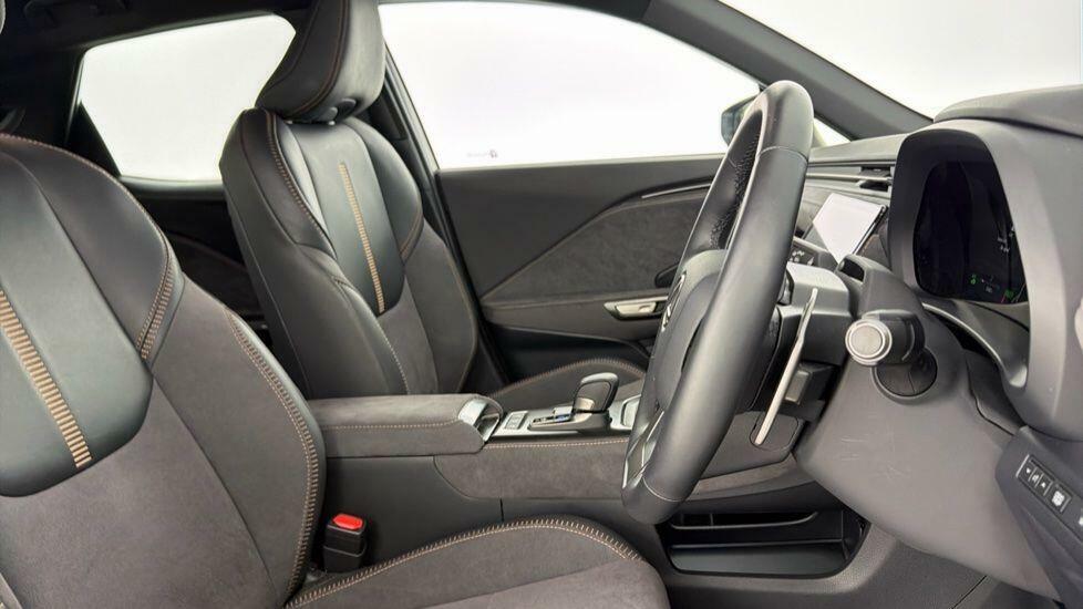 Lexus LBX 1.5 Takumi E-cvt Black #6