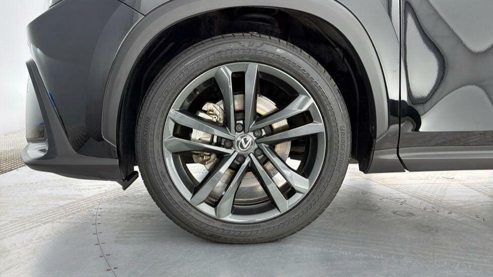 Lexus NX 450H 2.5 E-cvt Premium Pack Black #5