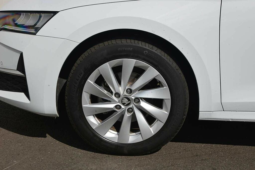 Skoda Octavia 1.5 Tsi 150 E-tec Se L Dsg EJ75FZR White #5
