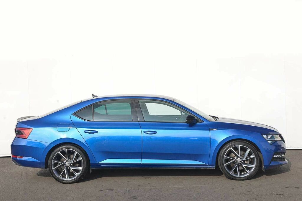 Skoda Superb 1.5 Tsi 150Ps Sportline Plus Act Dsg Hatch Blue #4