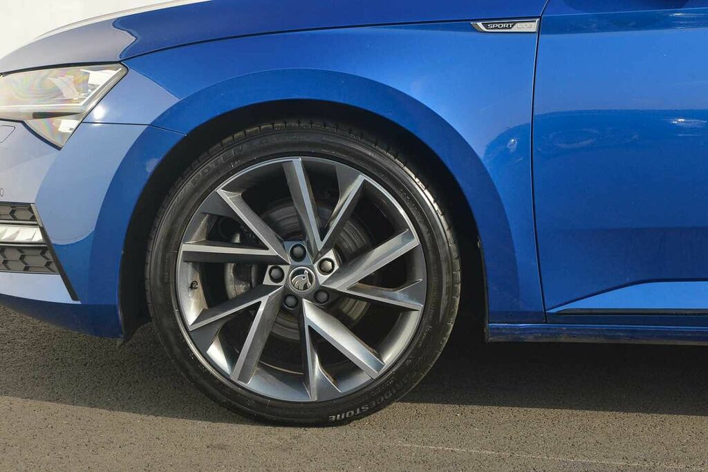 Skoda Superb 1.5 Tsi 150Ps Sportline Plus Act Dsg Hatch Blue #5