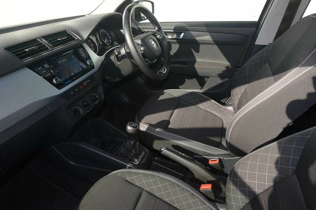 Skoda Fabia 1.0 Tsi Se DG71EOR Grey #2