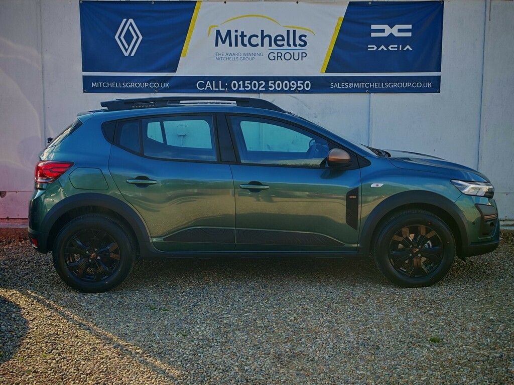 Dacia Sandero Stepway 1.0 Tce Extreme Cvt Green #2
