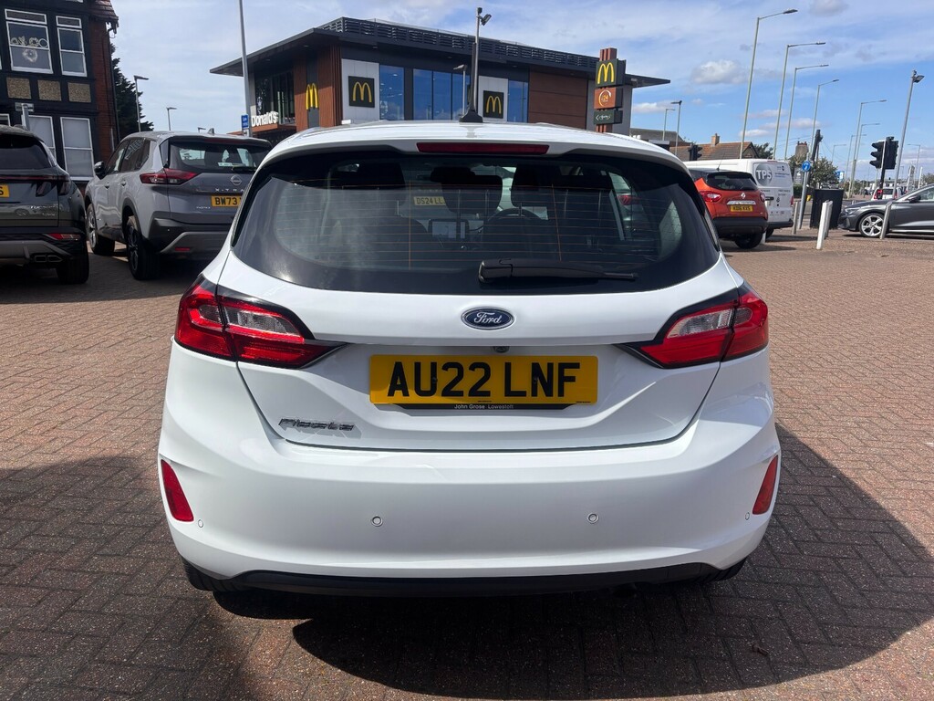 Ford Fiesta 1.1 Trend White #6