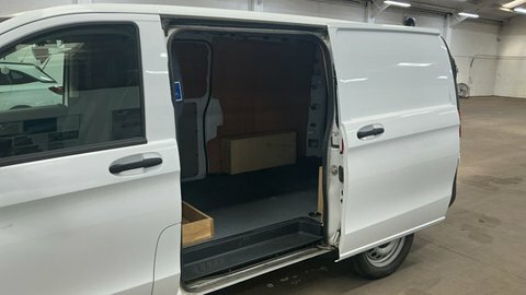 Mercedes-Benz Vito 66 Progressive L2 White #5
