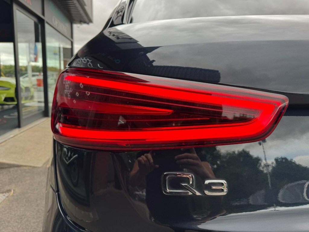Audi Q3 2.0 Tdi Quattro Se Estate Black #25