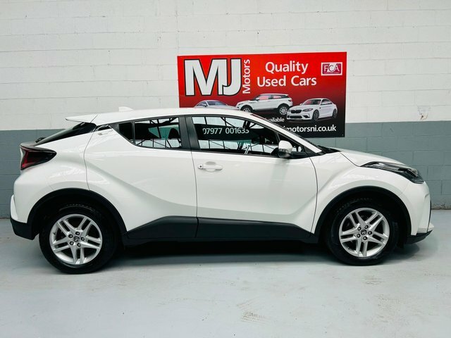 Toyota C-Hr Vvt-h Icon Cvt Euro BYZ8385 White #4