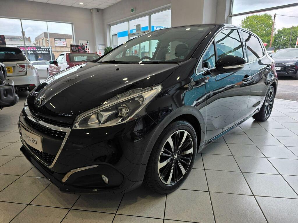Peugeot 208 Hatchback 1.2 Puretech Tech Edition Euro 6 Ss 5 YE69HPZ Black #3
