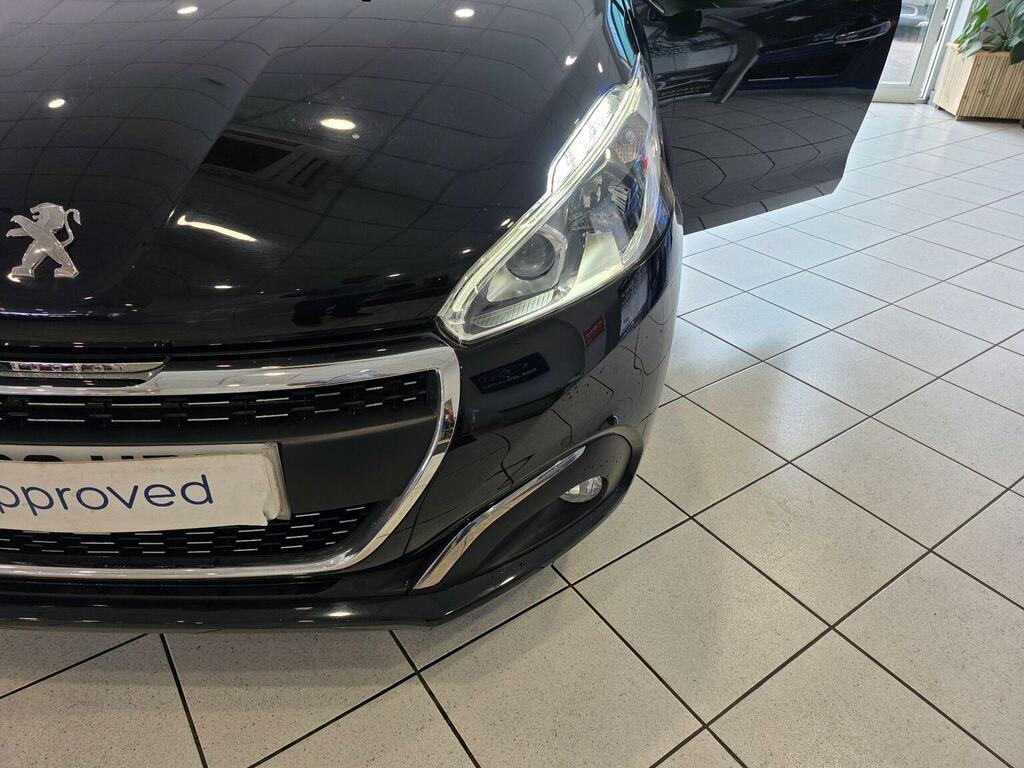 Peugeot 208 Hatchback 1.2 Puretech Tech Edition Euro 6 Ss 5 YE69HPZ Black #6