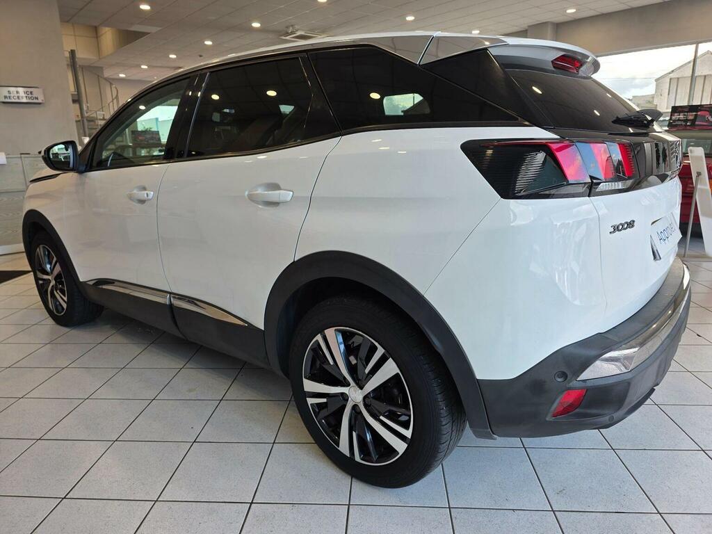 Peugeot 3008 1.2 Puretech Allure Euro 6 Ss White #4