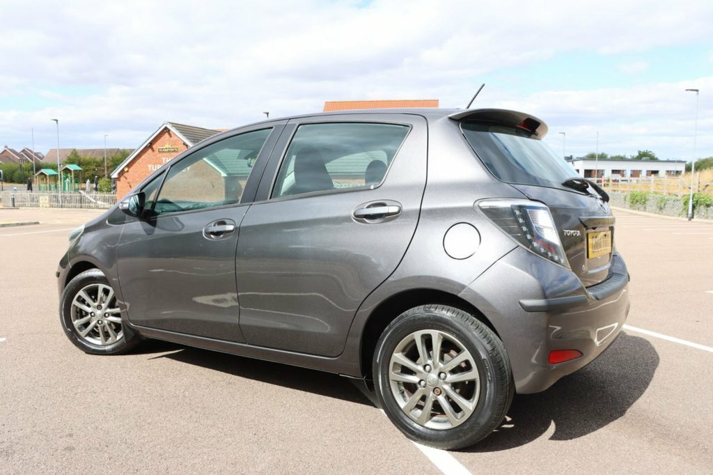 Toyota Yaris 1.4L Icon Plus Grey #4
