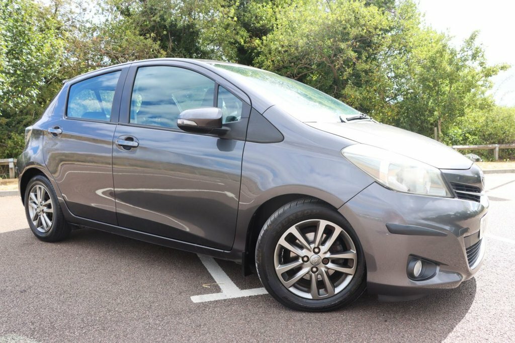 Toyota Yaris 1.4L Icon Plus Grey #2