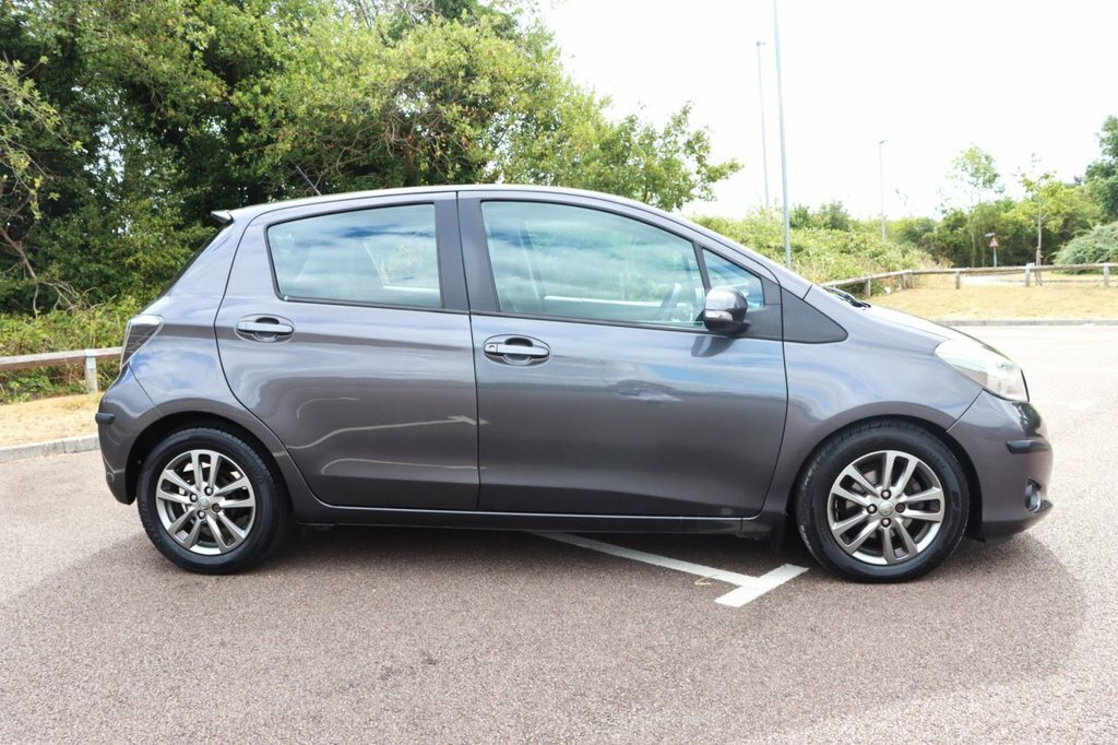 Toyota Yaris 1.4L Icon Plus Grey #5