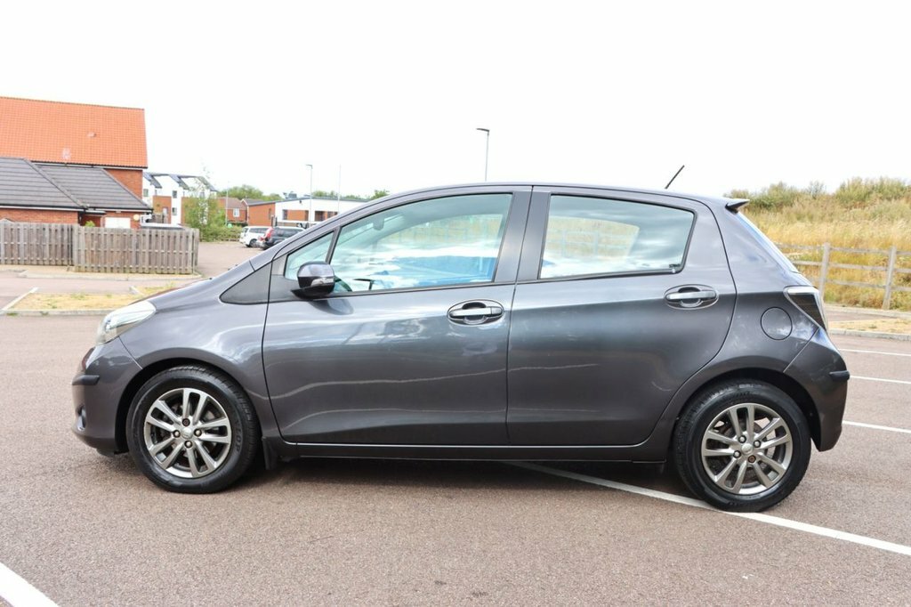 Toyota Yaris 1.4L Icon Plus Grey #6