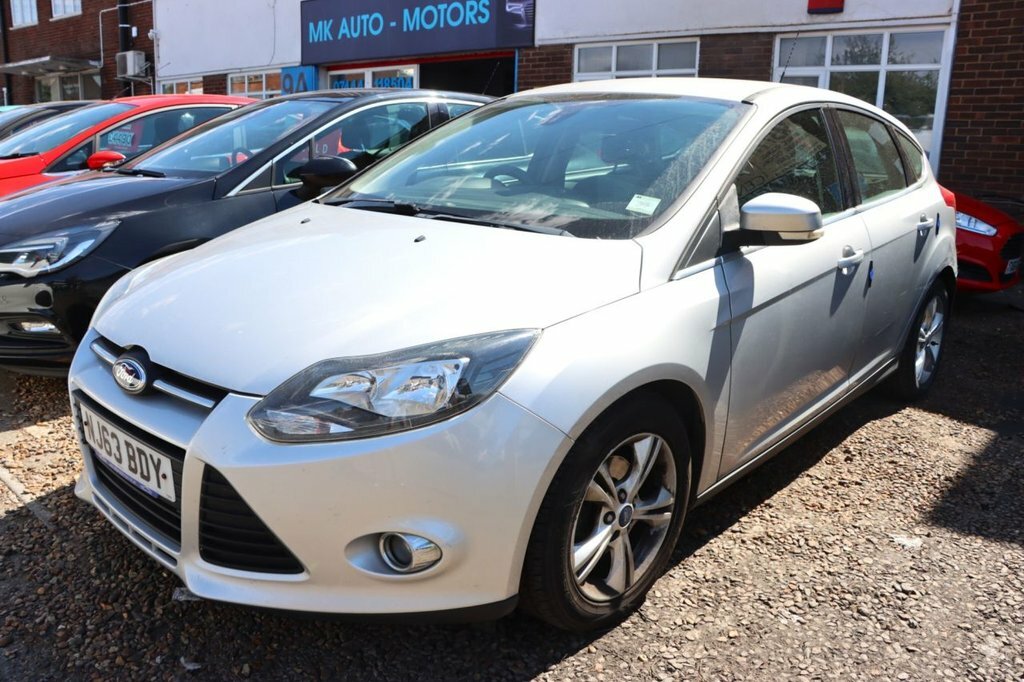 Ford Focus 2.0T Ecoboost St-3 Estate Euro 5 White #2