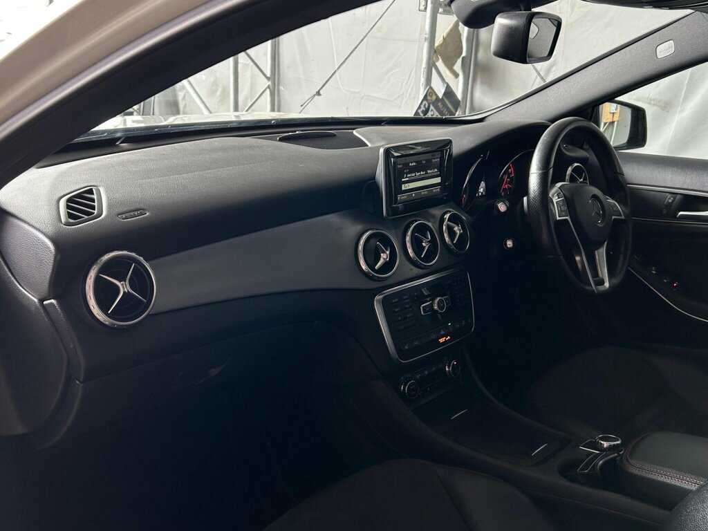 Mercedes-Benz GLA Class 2.1 Gla200d Amg Line 7G-dct Euro 6 Ss Silver #24