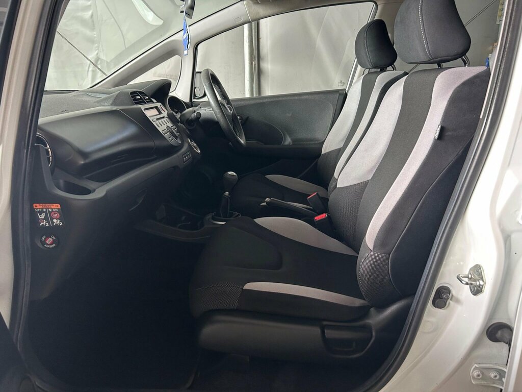 Honda Jazz 1.4 I-vtec Es Plus Cvt Euro 5 Grey #18