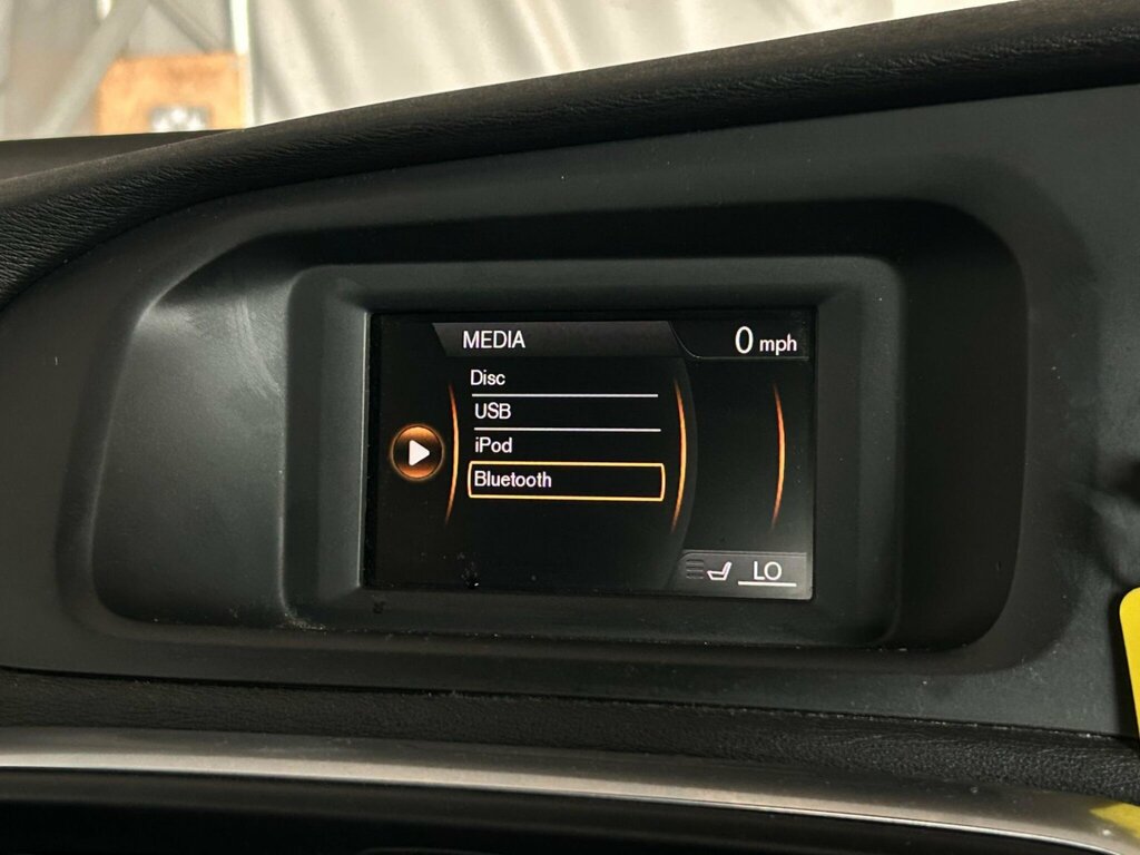 Volvo V40 2.0 D3 Se Lux Nav Euro 6 Ss Black #39