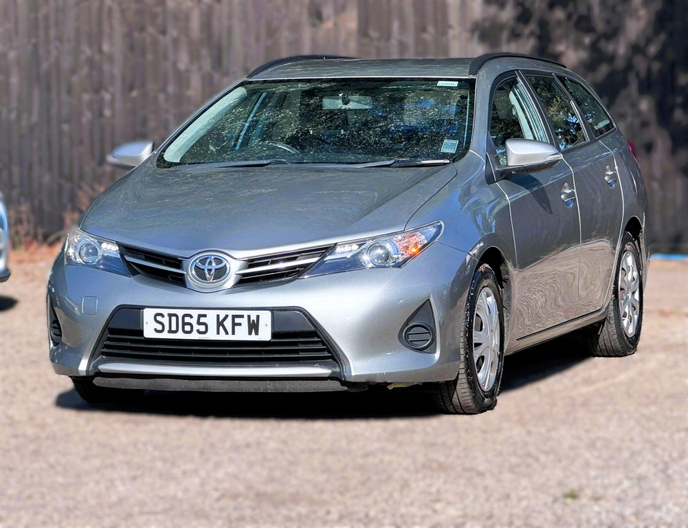 Toyota Auris 1.2T Business Edition White #11