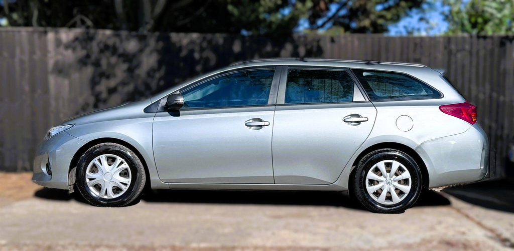 Toyota Auris 1.2T Business Edition White #16
