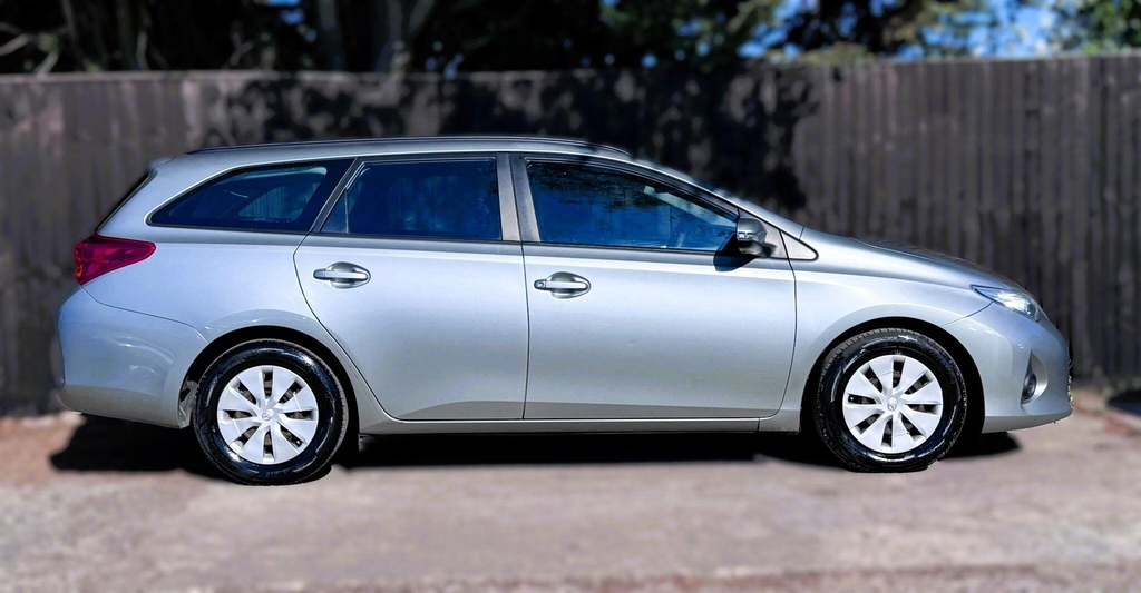 Toyota Auris 1.2T Business Edition White #20