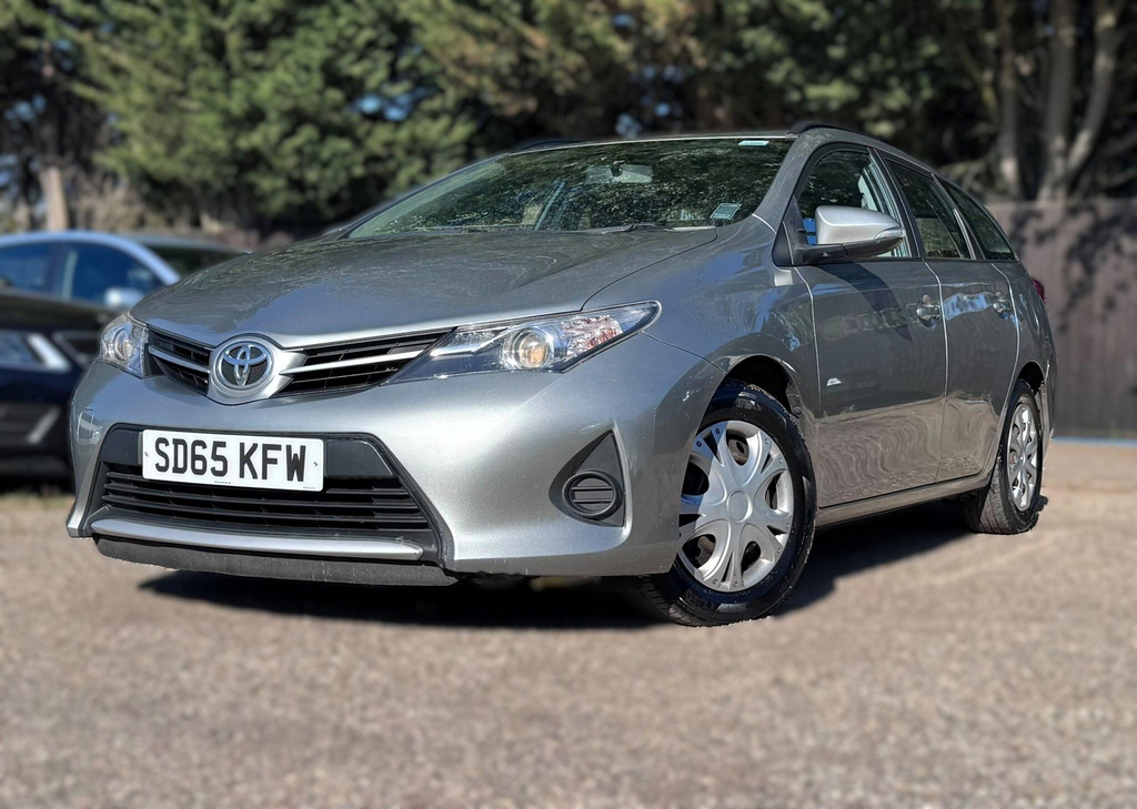 Toyota Auris 1.2T Business Edition White #13