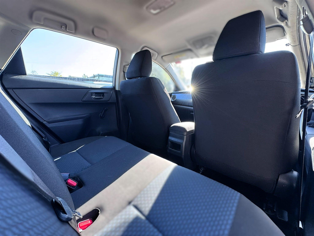 Toyota Auris 1.2T Business Edition White #29