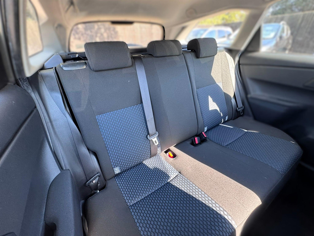 Toyota Auris 1.2T Business Edition White #28