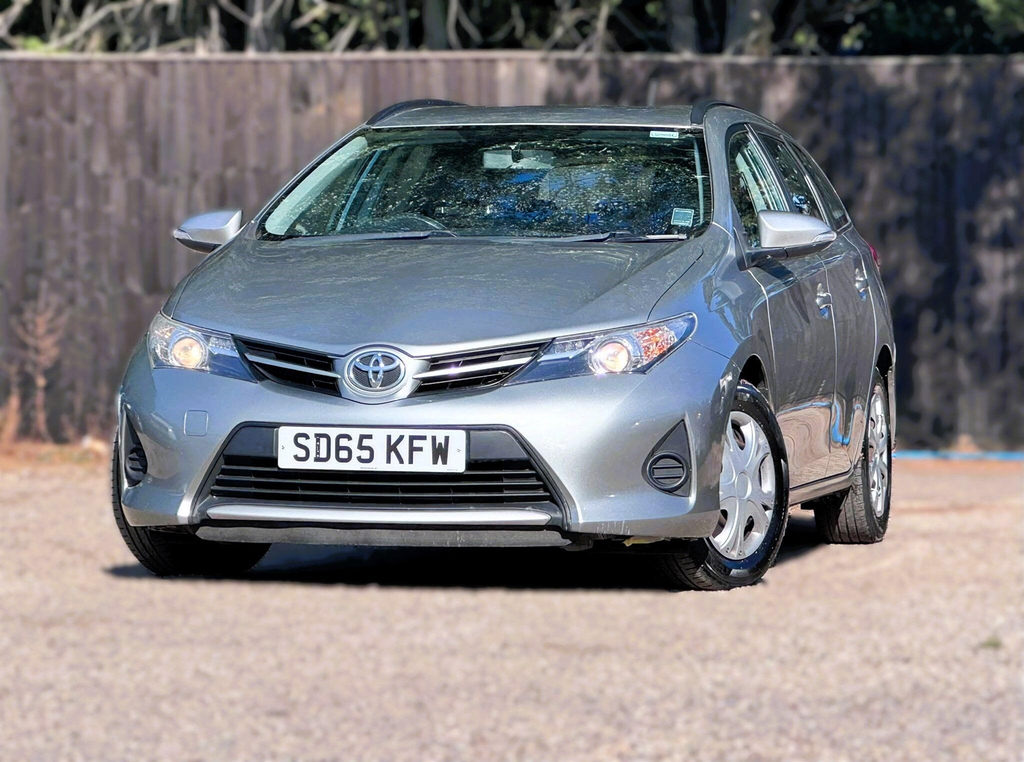 Toyota Auris 1.2T Business Edition White #9