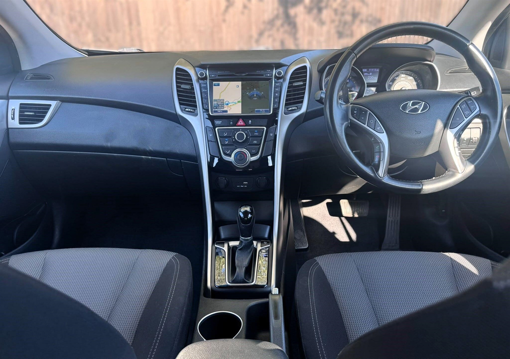 Hyundai I30 1.6 Crdi Blue Drive Se Nav Dct Euro 6 Ss  #3